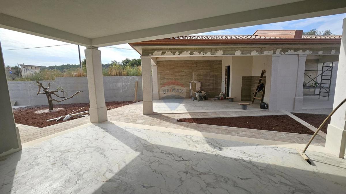 Hiša Momjan, Buje, 173,41m2