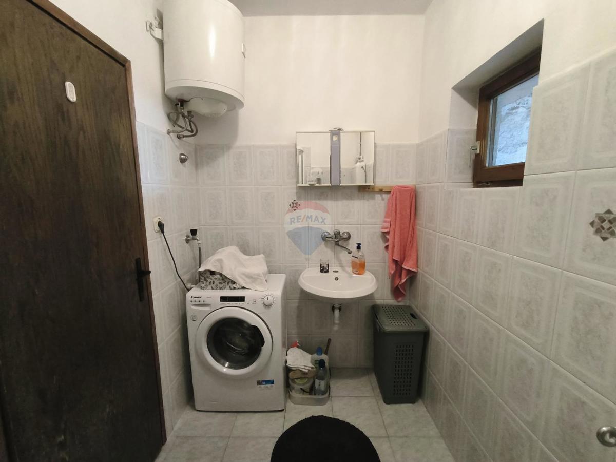 Istra, Rovinjsko Selo – Hiša s tremi stanovanji, veliki vrt