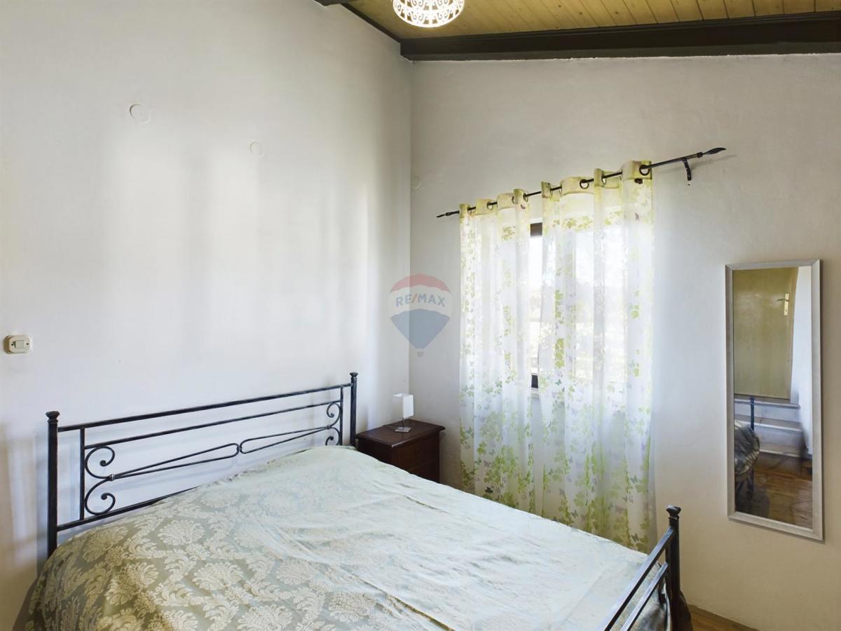 Istra, Rovinjsko Selo – Hiša s tremi stanovanji, veliki vrt