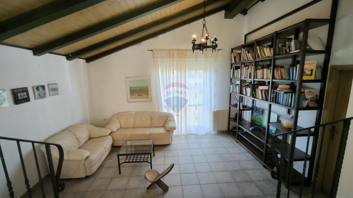 Istra, Rovinjsko Selo – Hiša s tremi stanovanji, veliki vrt