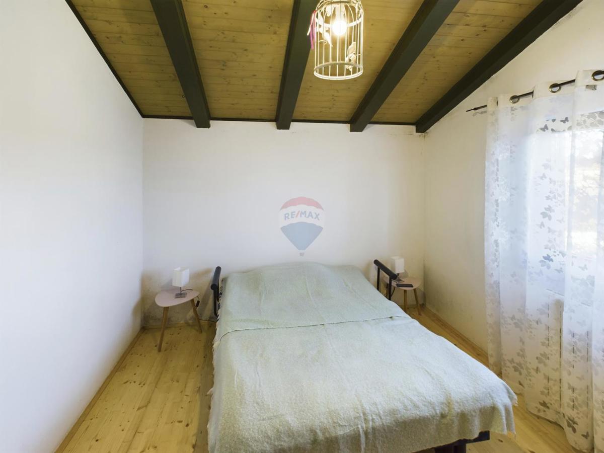 Istra, Rovinjsko Selo – Hiša s tremi stanovanji, veliki vrt