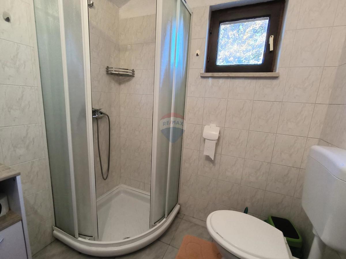 Istra, Rovinjsko Selo – Hiša s tremi stanovanji, veliki vrt