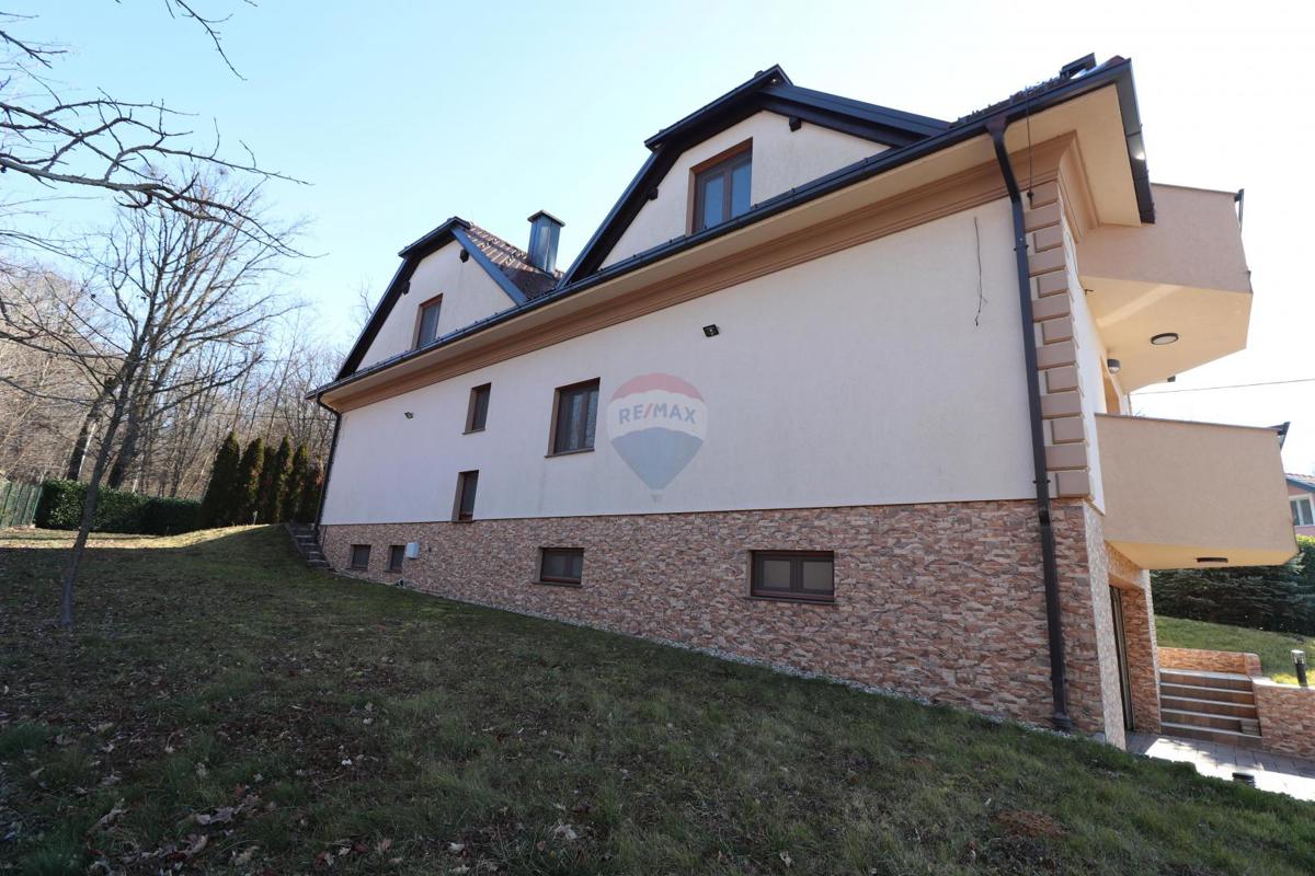 Hiša Bukevje, Sveti Ivan Zelina, 395m2