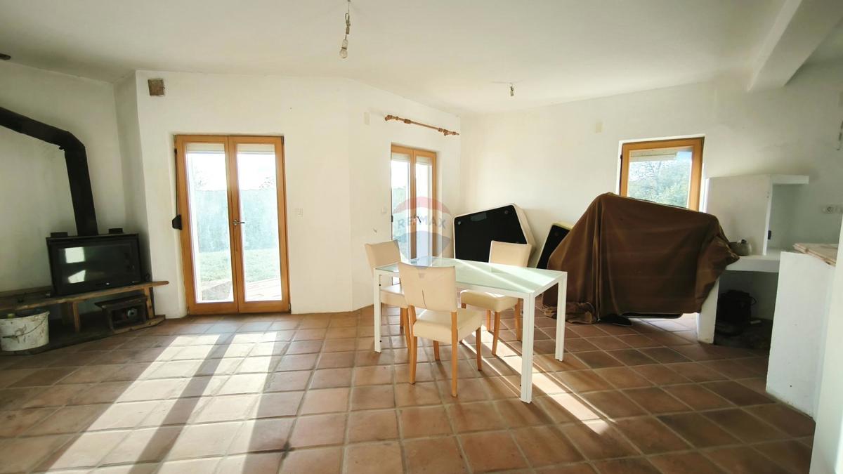 Istra, Marčana, samostojna novogradnja hiša, lepo dvorišče