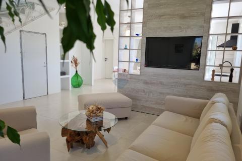 Istra, okolica Barbana - hiša z bazenom, 190m2