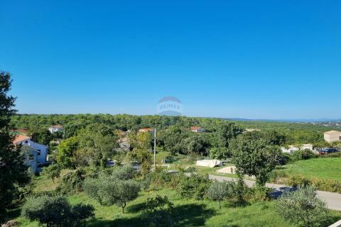 Istra, okolica Barbana - hiša z bazenom, 190m2