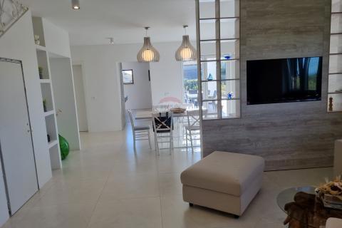 Istra, okolica Barbana - hiša z bazenom, 190m2