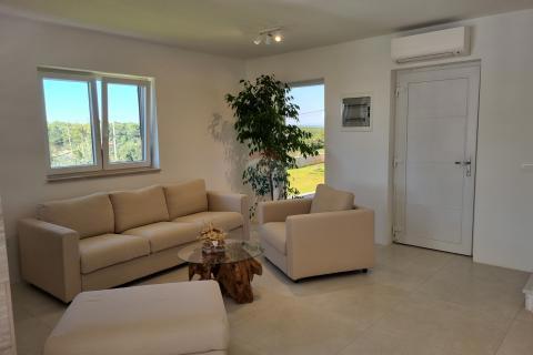 Istra, okolica Barbana - hiša z bazenom, 190m2