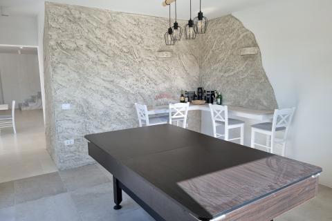 Istra, okolica Barbana - hiša z bazenom, 190m2