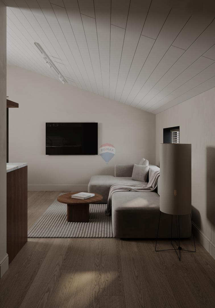 Rovinj, stanovanje v stavbi s 3 apartmaji Remax nepremičninski center poudarki iz ponudbe: Na odlični lokaciji v Rovinju, v hoje od centra in starega mestnega jedra, prodajamo odlično družinsko stanovanje. Apartma se nahaja v 2. in zadnjem nadstropju