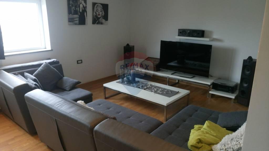 Hiša Stoja, Pula, 500m2