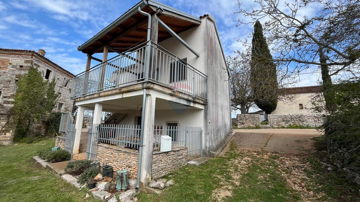 Istra, Oprtalj – Nepremičninski kompleks za turizem ali mirno podeželsko življenje