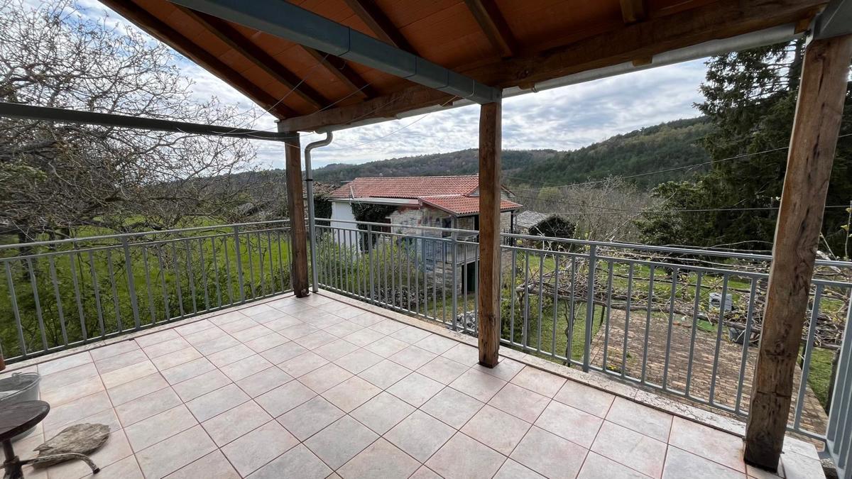 Istra, Oprtalj – Nepremičninski kompleks za turizem ali mirno podeželsko življenje
