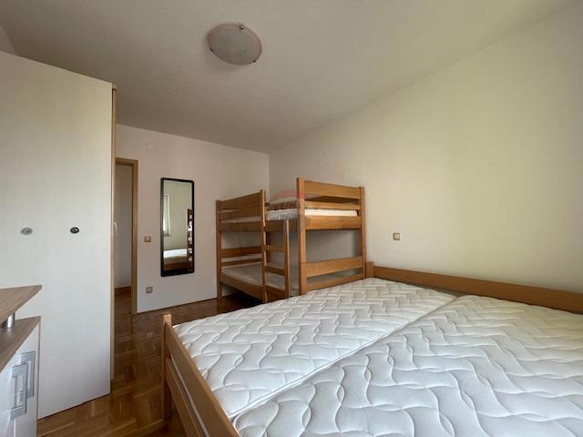 Otok Krk, Malinska, apartma s pogledom na morje, pritličje, parking