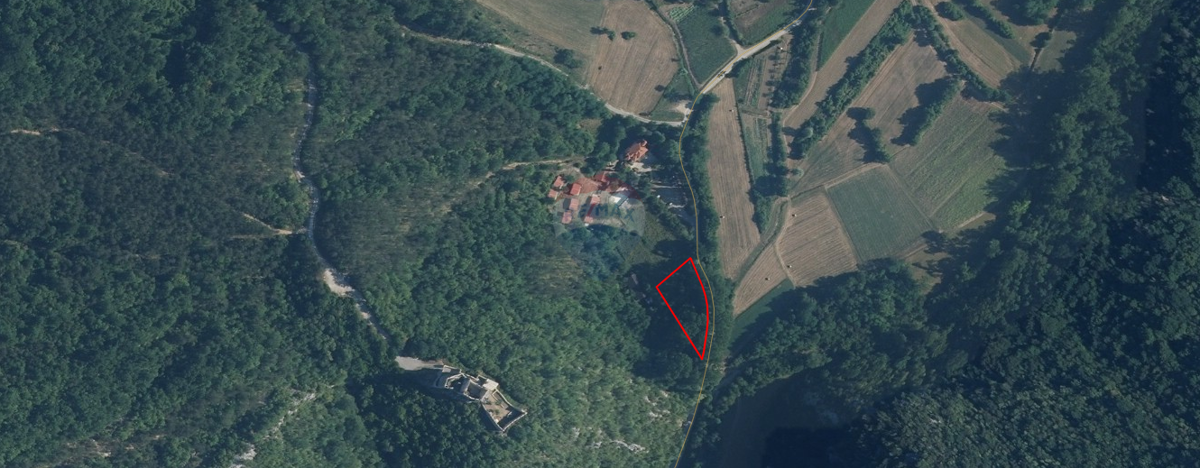 Stavbno zemljišče Buzet, 3.683m2