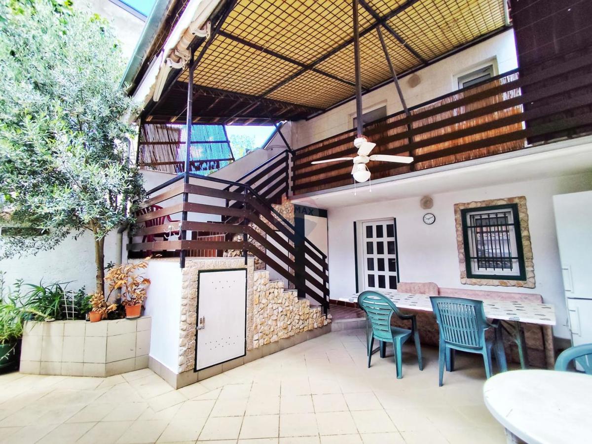 Hiša Novi Vinodolski, 100m2