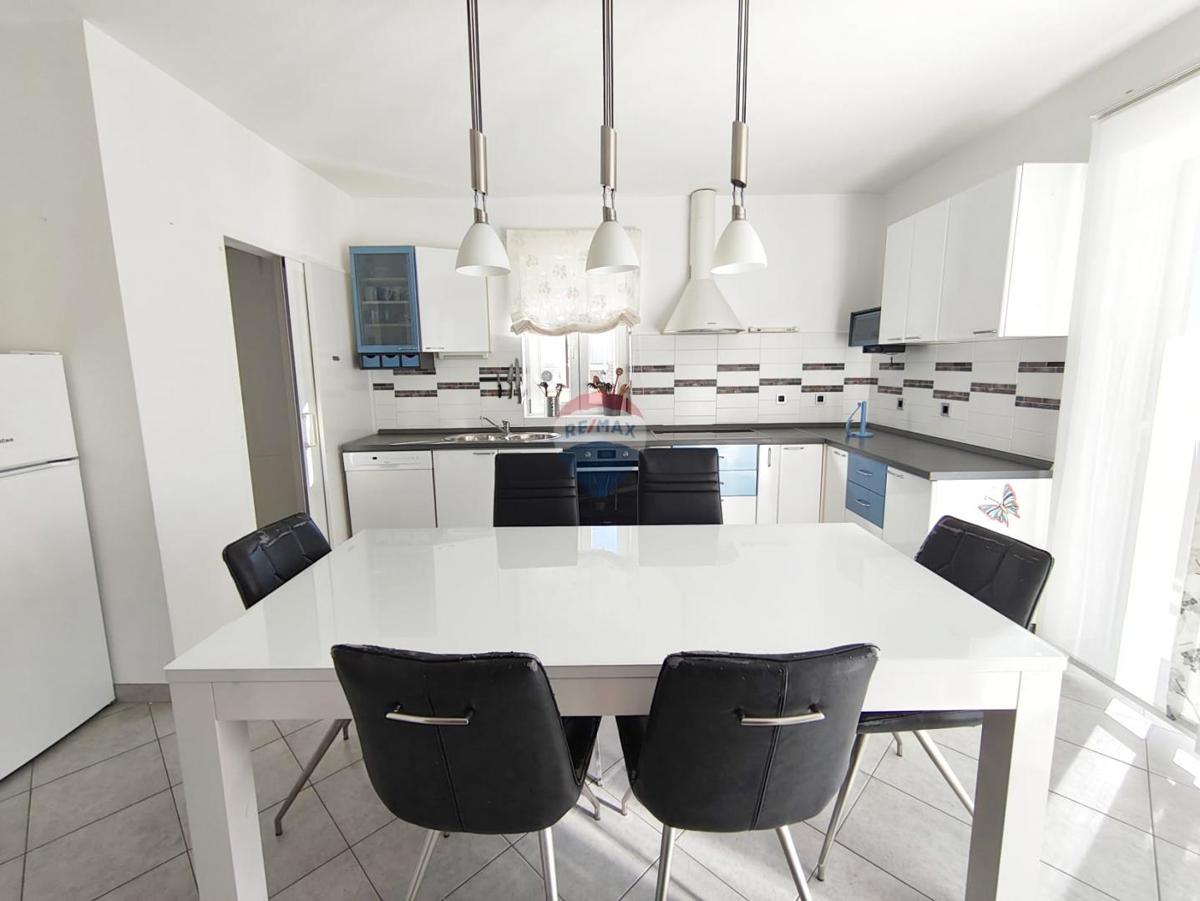 Stanovanje/Apartma Novi Vinodolski, 120,58m2