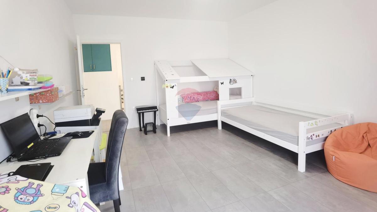 Istra, Loborika – Samostojna hiša, 225 m²