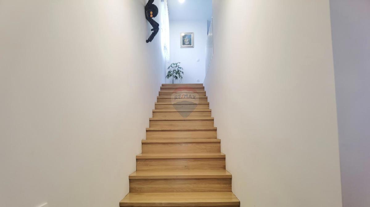 Istra, Loborika – Samostojna hiša, 225 m²