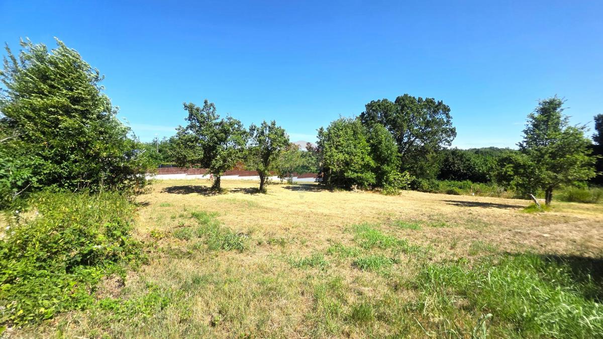 Stavbno zemljišče Brtonigla, 572,10m2
