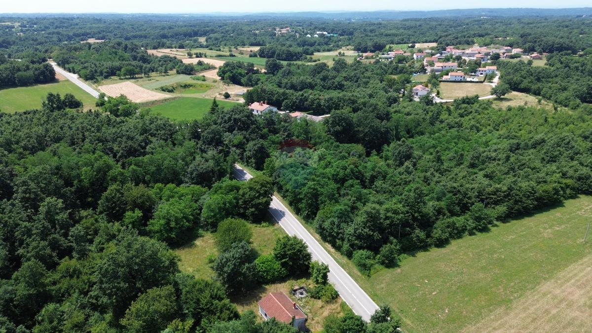 ISTRIA, ŽMINJ – Beautiful Estate with Building Land