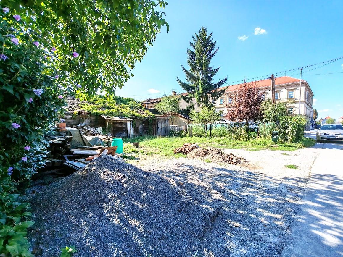Stavbno zemljišče Dubovac, Karlovac, 735m2