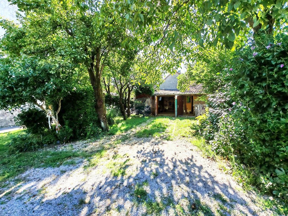 Stavbno zemljišče Dubovac, Karlovac, 735m2