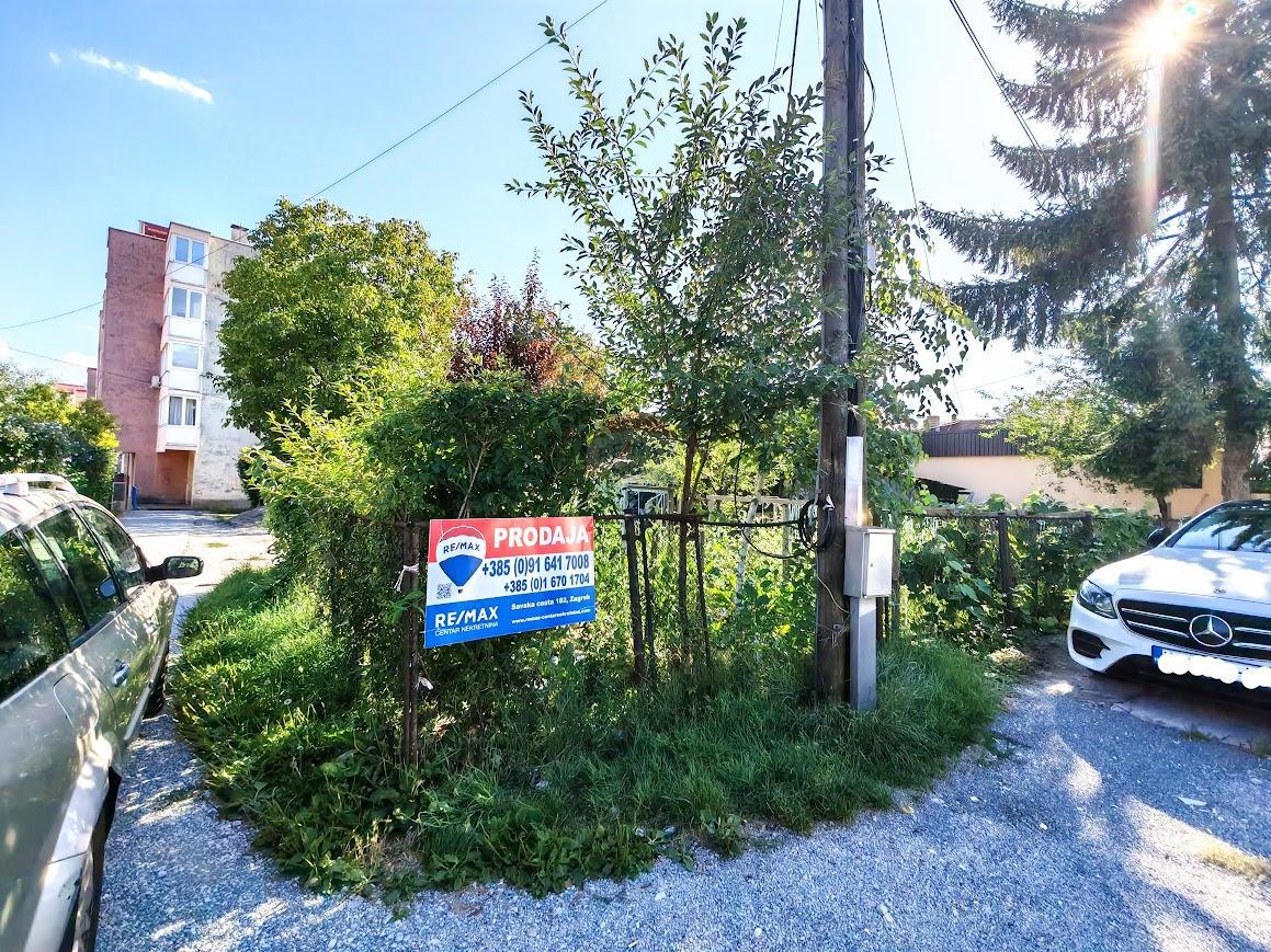 Stavbno zemljišče Dubovac, Karlovac, 735m2
