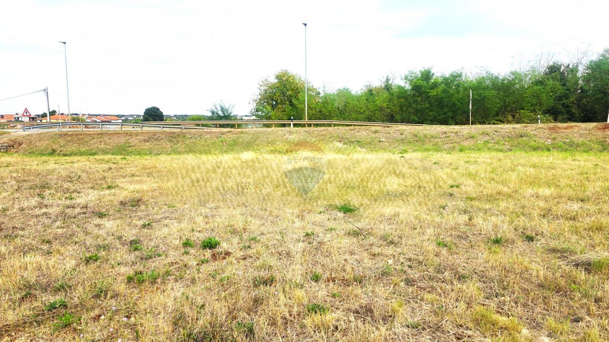 Stavbno zemljišče Petrovija, Umag, 800m2