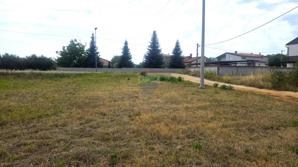 Stavbno zemljišče Petrovija, Umag, 800m2