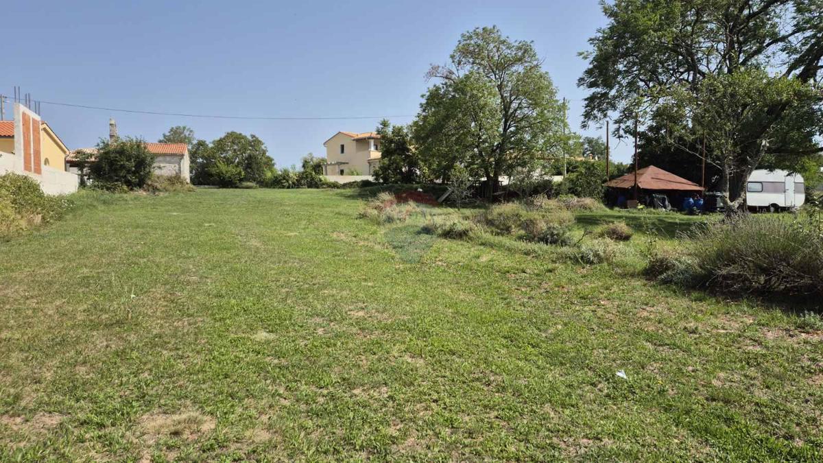 Stavbno zemljišče Svetvinčenat, 950m2