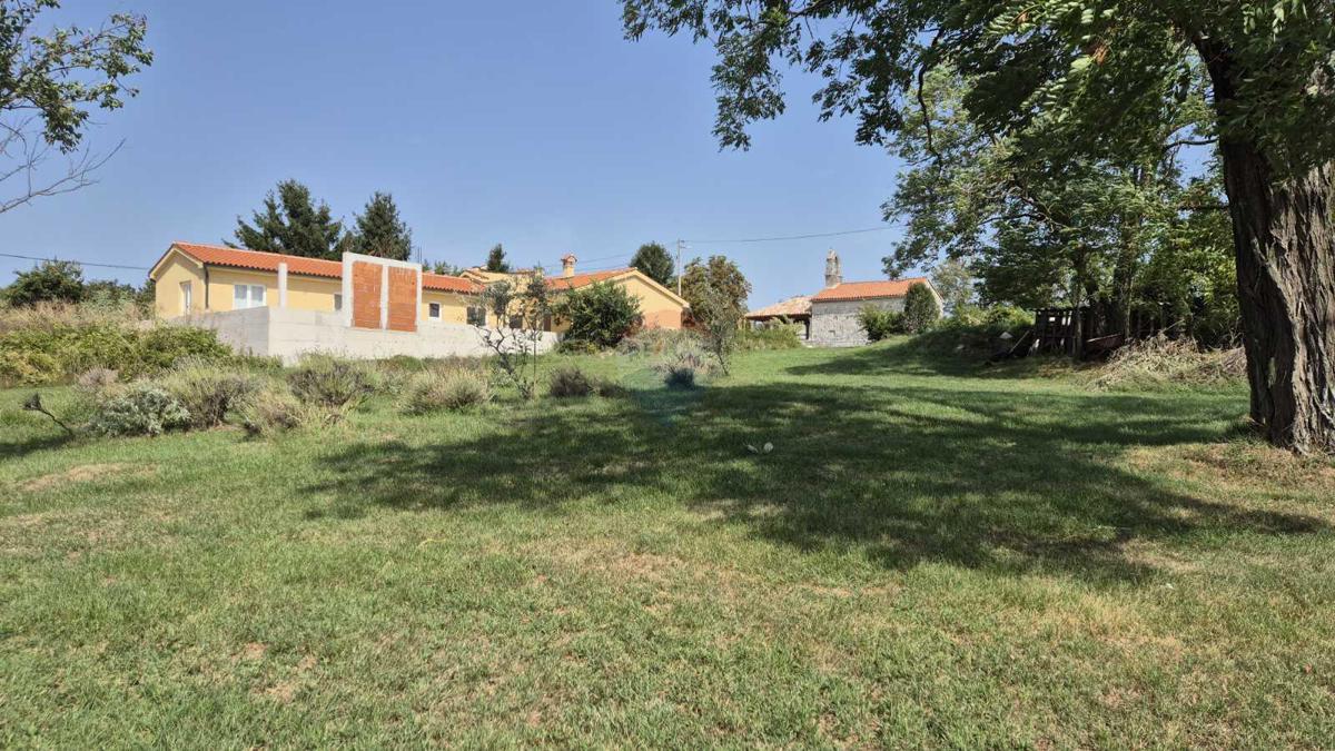Stavbno zemljišče Svetvinčenat, 950m2