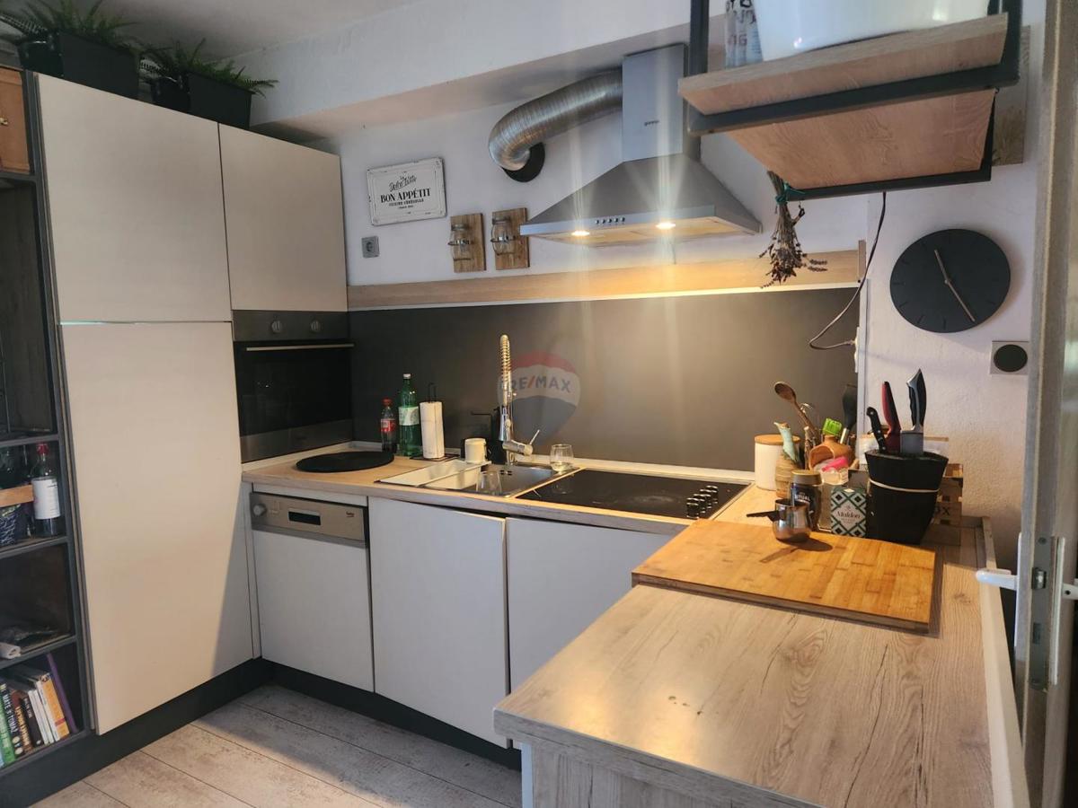 Hiša Kromosovo naselje, Velika Gorica, 222m2