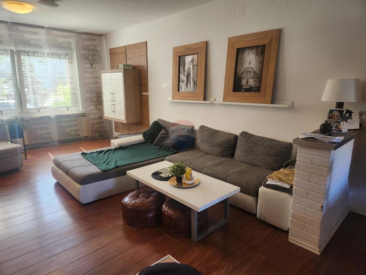 Hiša Kromosovo naselje, Velika Gorica, 222m2