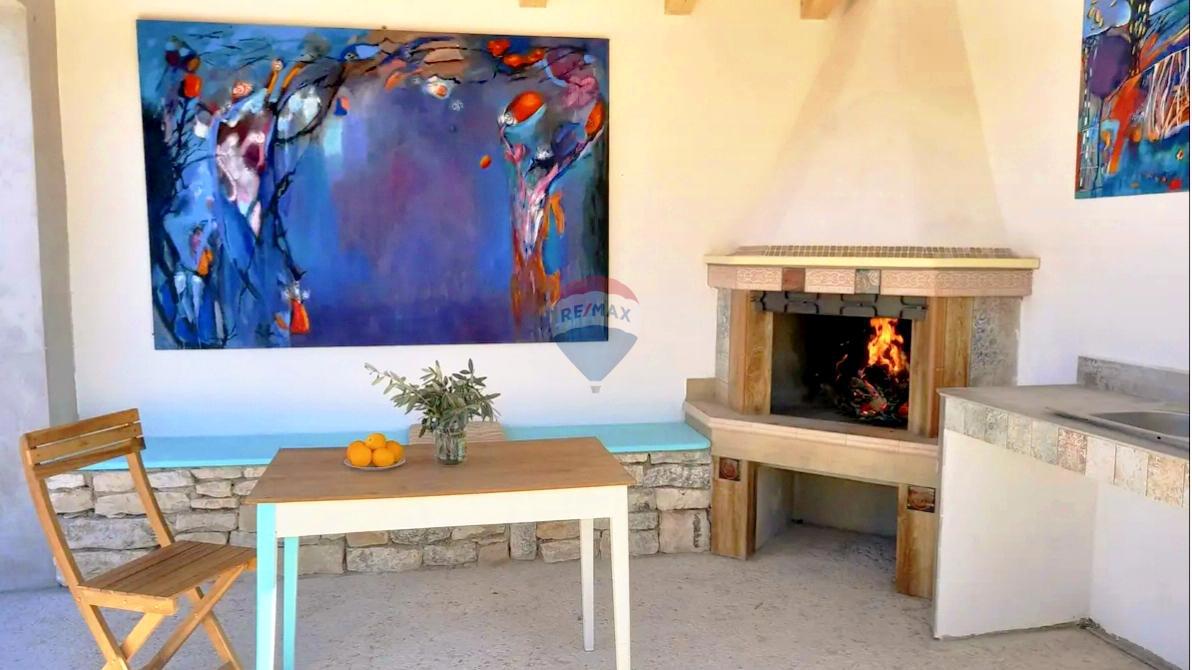 Istra, Svetvinčenat – Hiša z bazenom