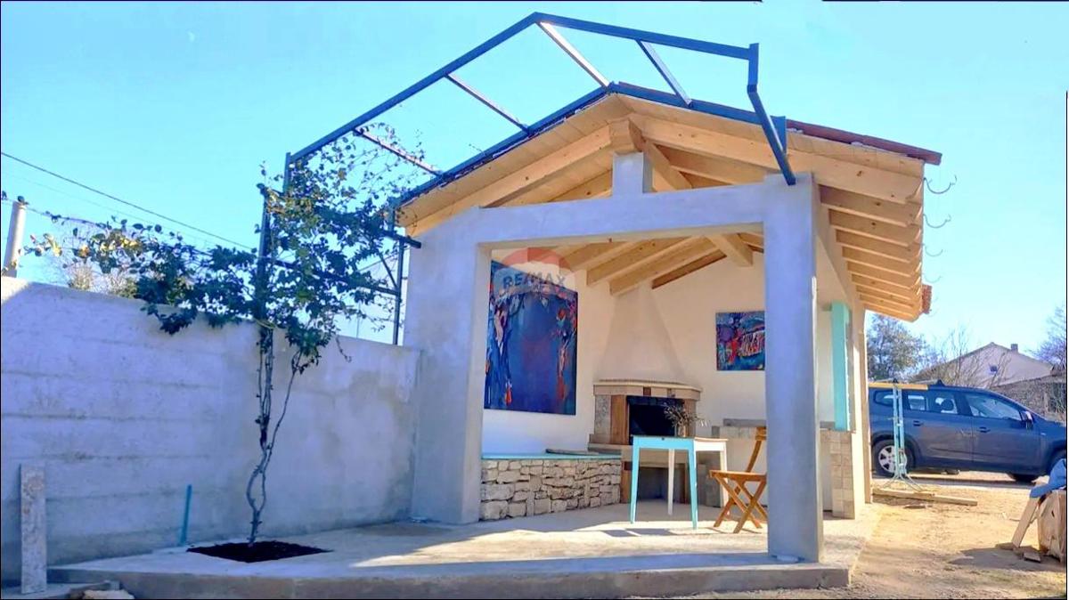 Istra, Svetvinčenat – Hiša z bazenom