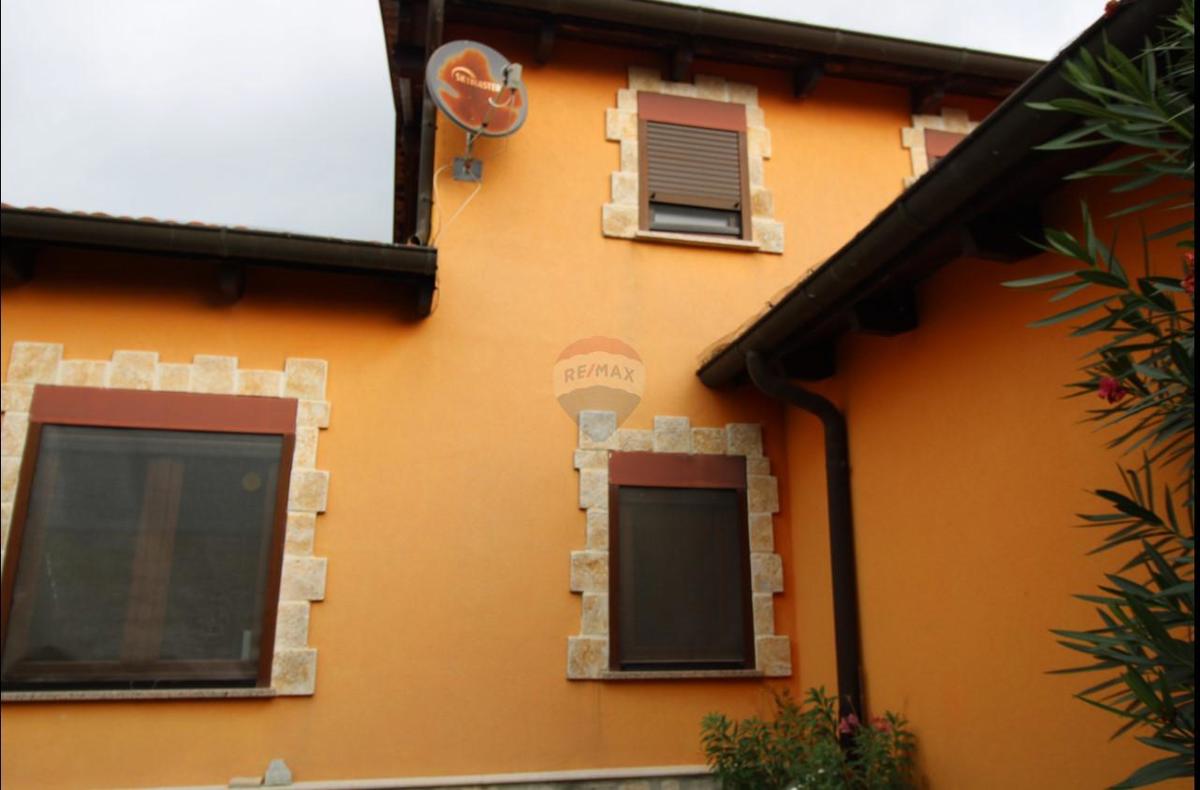 Hiša Višnjan, 140m2