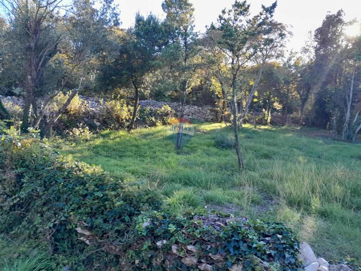 Stavbno zemljišče Rakalj, Marčana, 2.136m2