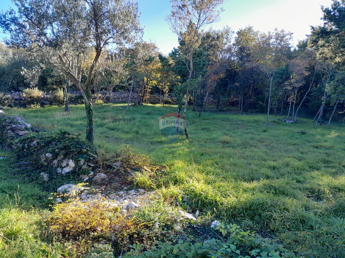 Stavbno zemljišče Rakalj, Marčana, 2.136m2