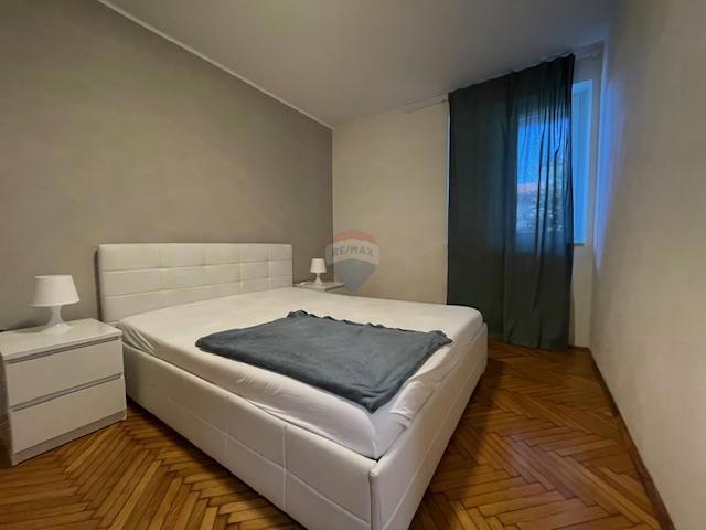 Otok Krk, Punat - družinska hiša z velikim vrtom, razgled, blizu morja