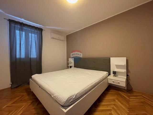 Otok Krk, Punat - družinska hiša z velikim vrtom, razgled, blizu morja