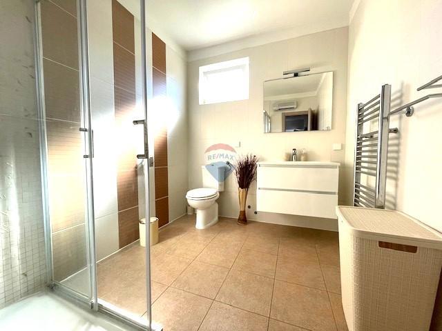 Otok Krk, Punat - družinska hiša z velikim vrtom, razgled, blizu morja