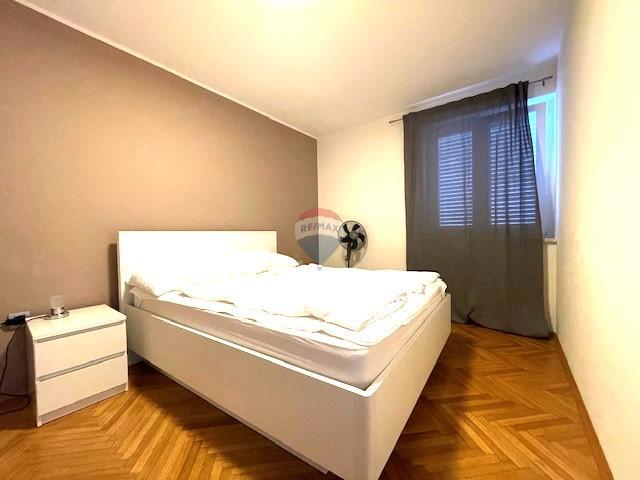 Otok Krk, Punat - družinska hiša z velikim vrtom, razgled, blizu morja