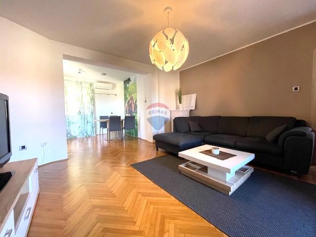 Otok Krk, Punat - družinska hiša z velikim vrtom, razgled, blizu morja