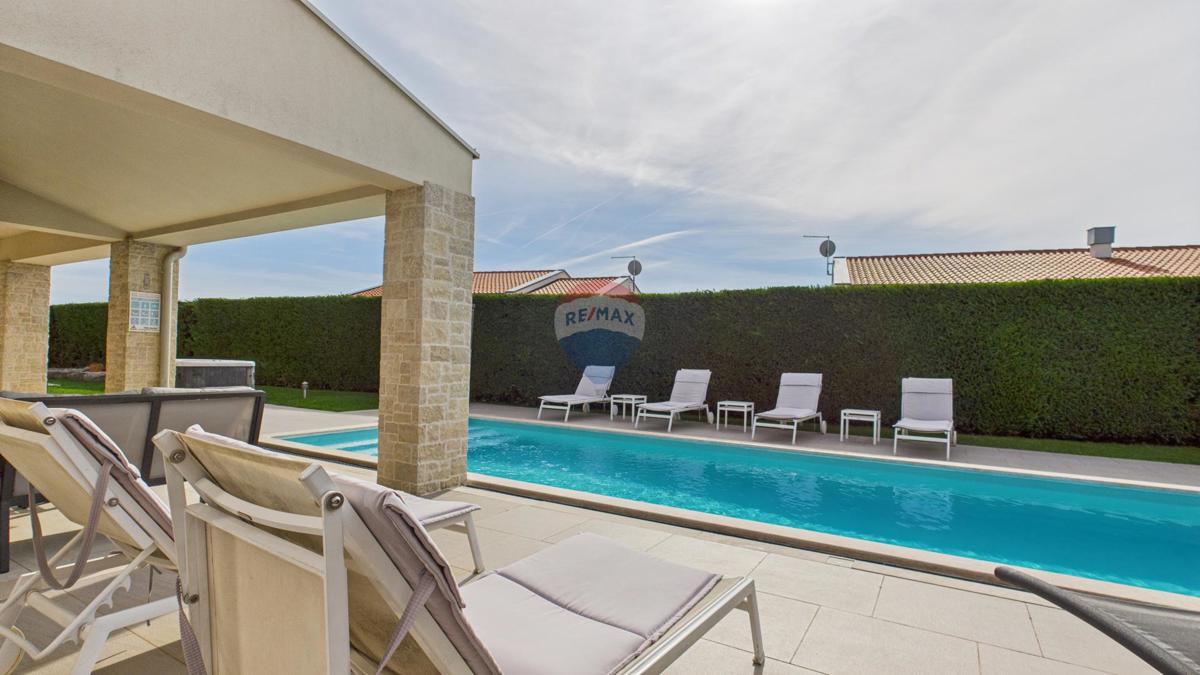 Hiša Sveti Lovreč, 230m2