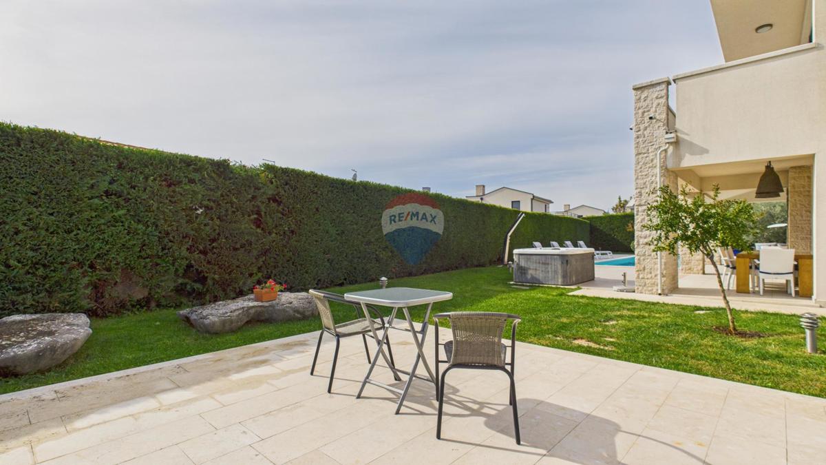 Hiša Sveti Lovreč, 230m2