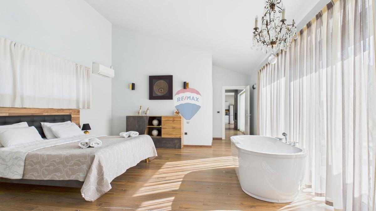 Hiša Sveti Lovreč, 230m2