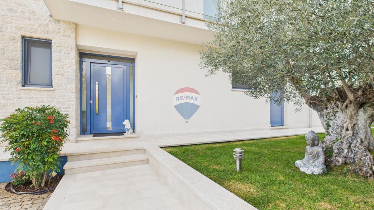 Hiša Sveti Lovreč, 230m2