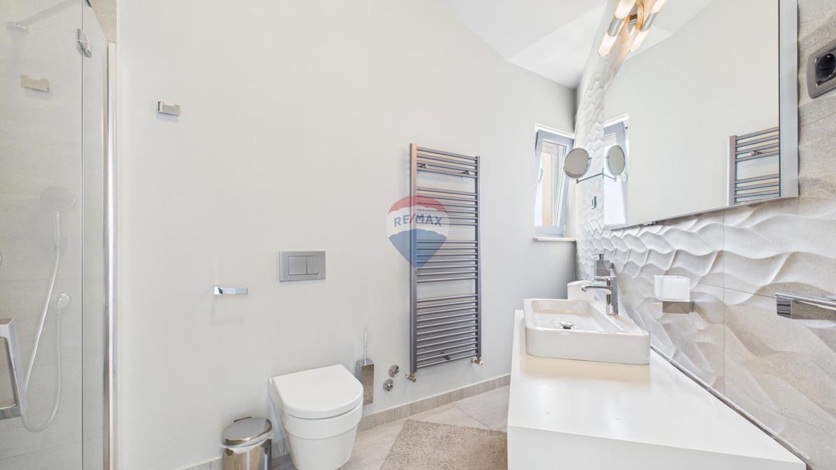 Hiša Sveti Lovreč, 230m2