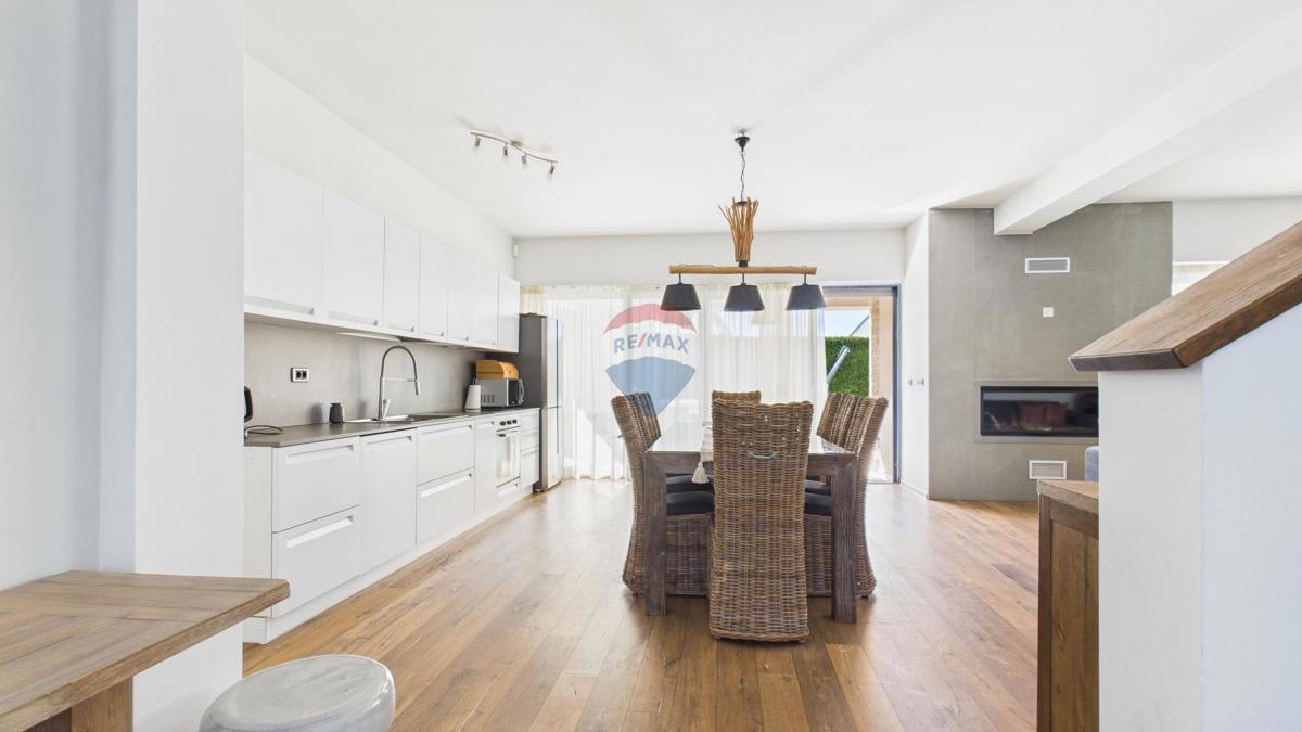 Hiša Sveti Lovreč, 230m2